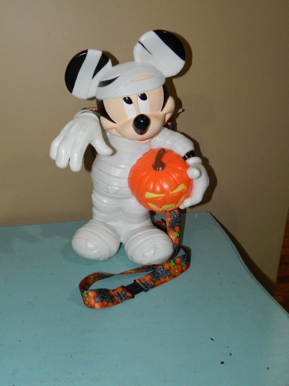 Disney Parks Mickey Mouse Mummy Glow in the Dark Popcorn Bucket Halloween